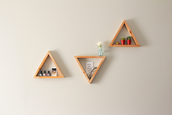 DIY – Jak vyrobit poličky ve tvaru trojúhelníku