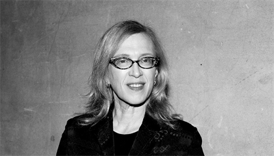 Valerie Steele: „Freud módy" se představí v Praze