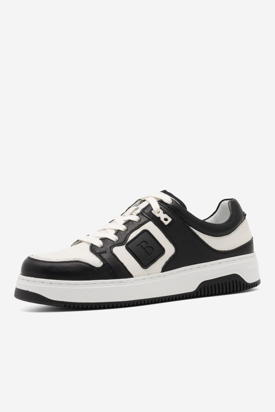 Odvážnější černobílé sneakers